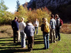 Reiseleiter bei der Teambesprechung